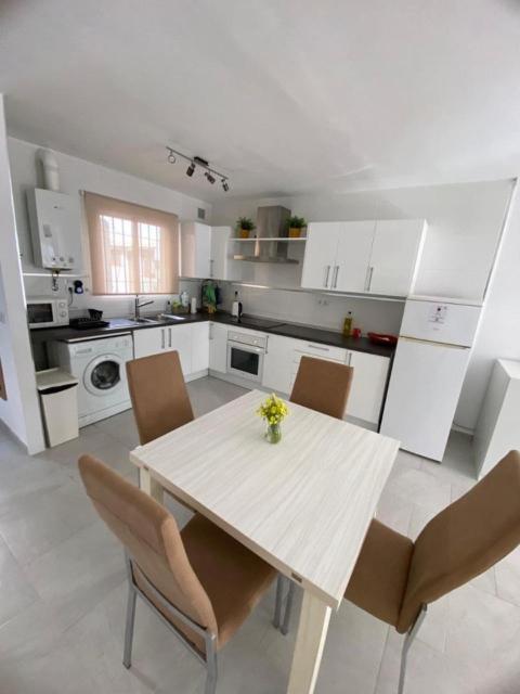 Casa De Las Palmeras Benalmadena Bagian luar foto